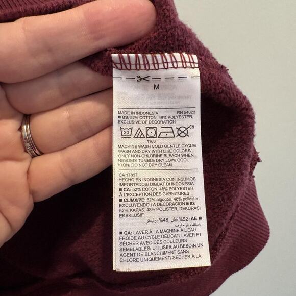 Old Navy Sweatshirt Women M Maroon Peace Sign Hand Graphic Pullover Athleisure - Picture 9 of 11
